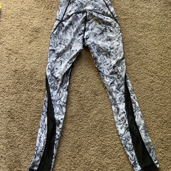 Lululemon Leggings - Picture 4 of 5